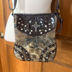 😊 Camouflage Bling Cross Crossbody Bag Christian Country Rhinestone Purse Brown